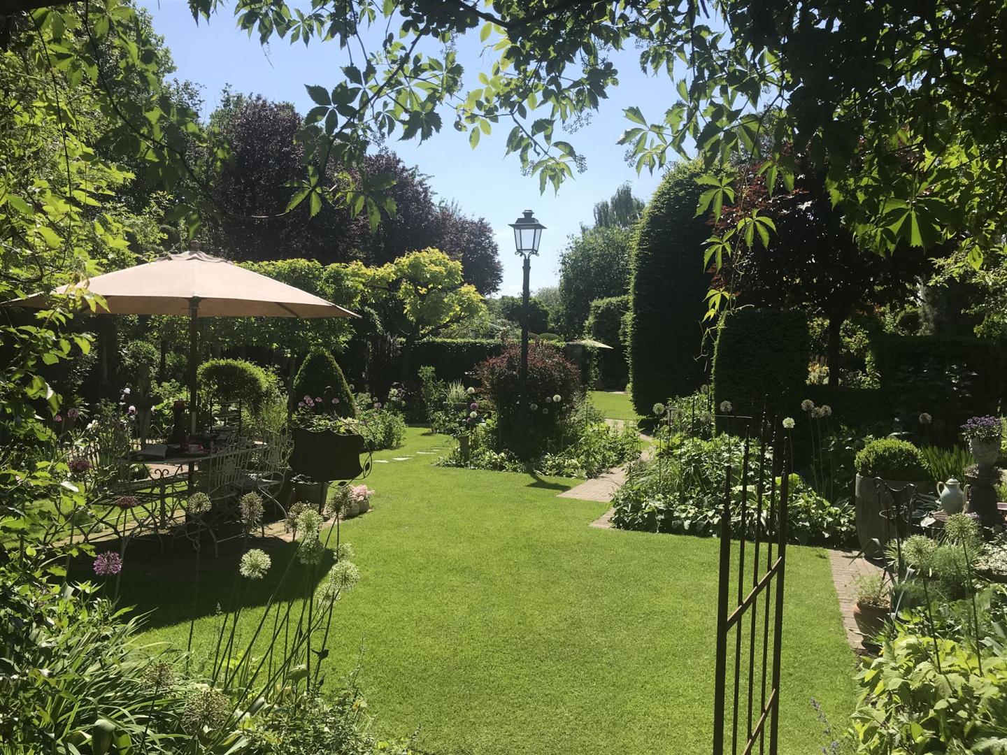 Teilausschnitt des Gartens bei Garten Picker in Weseke